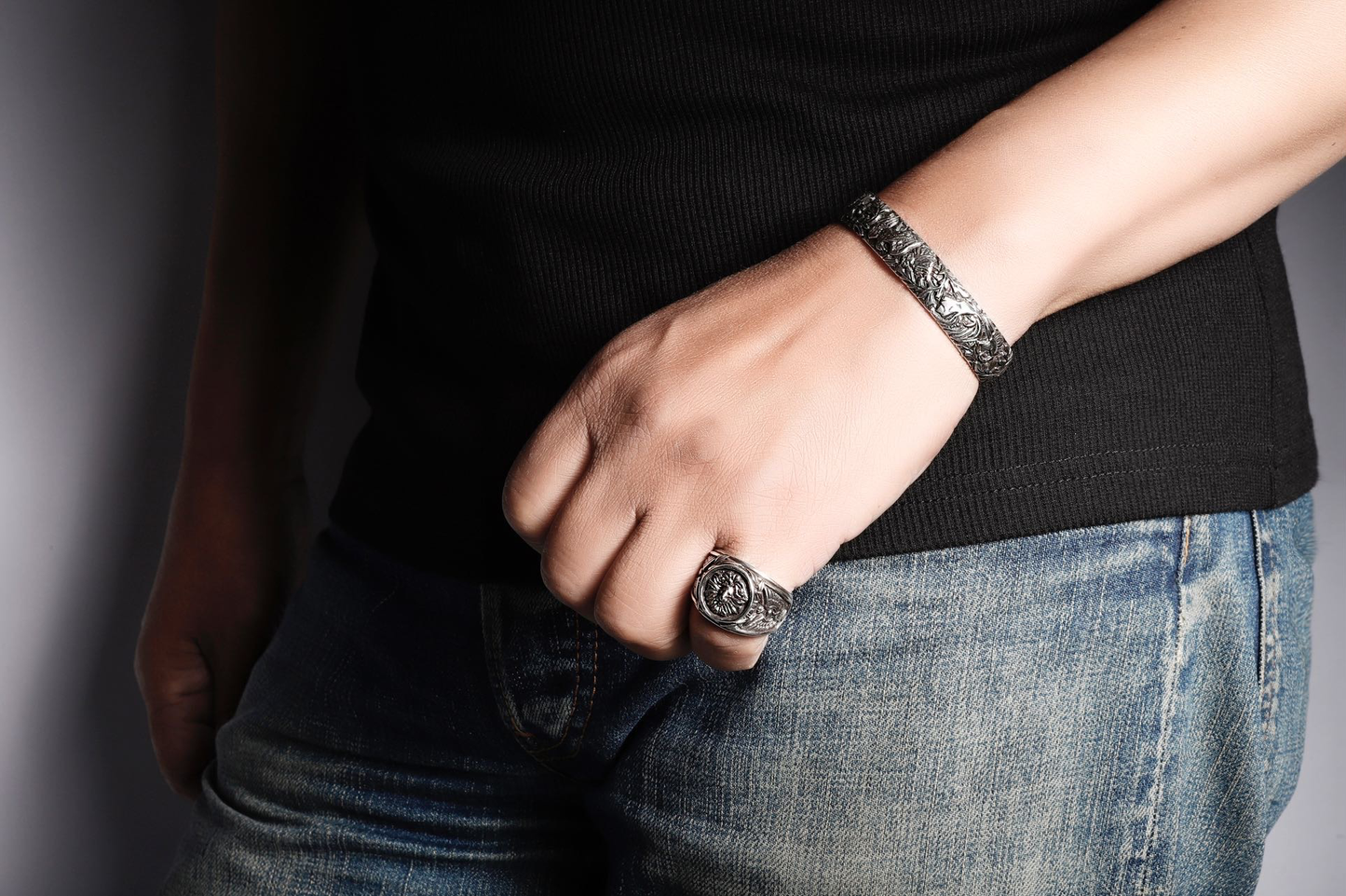 Leone Bangle
